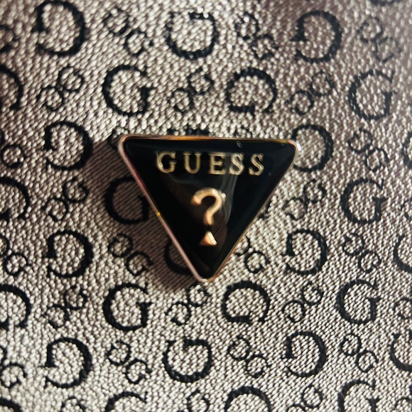 Guess Women Logo Cosmetic Makeup - Picture 2 of 6
